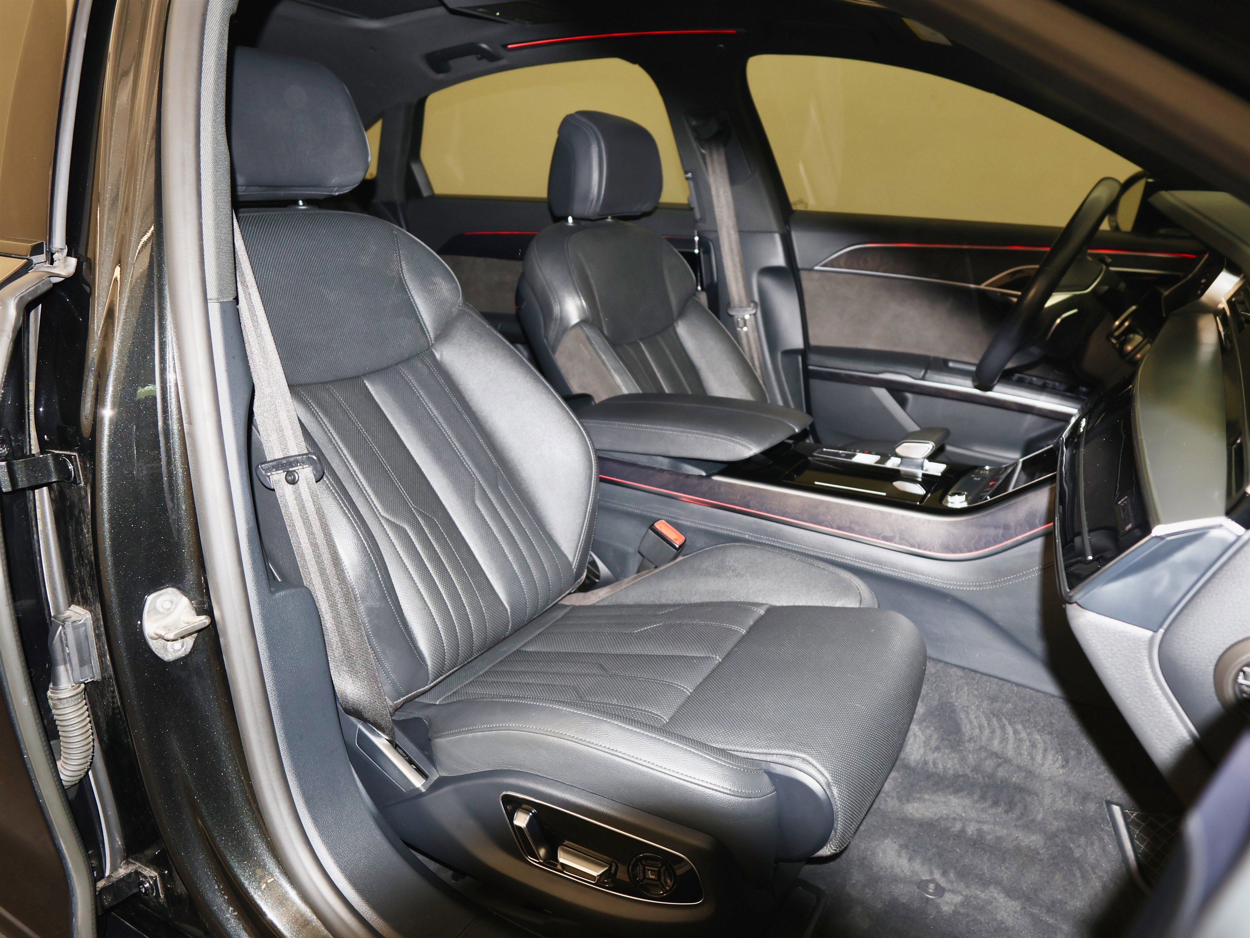 Used 2020 Audi A8 L 4.0T w/ Executive Package image 60