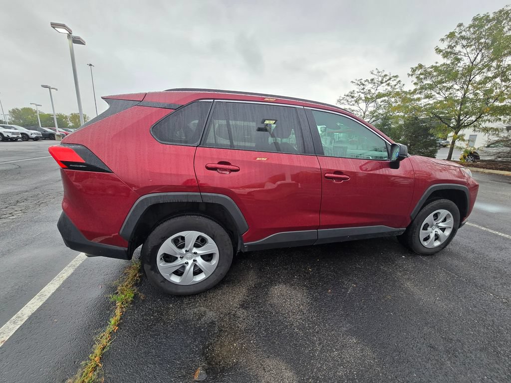Used 2021 Toyota RAV4 LE AWD/4WD image 9