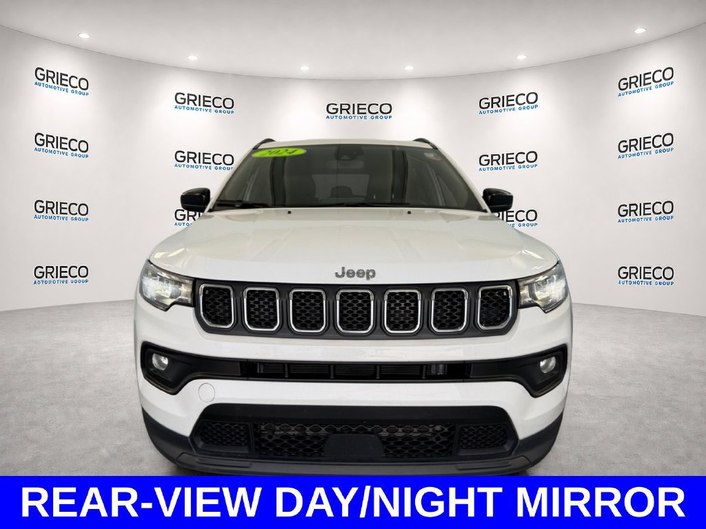 Used 2024 Jeep Compass Latitude AWD/4WD image 2