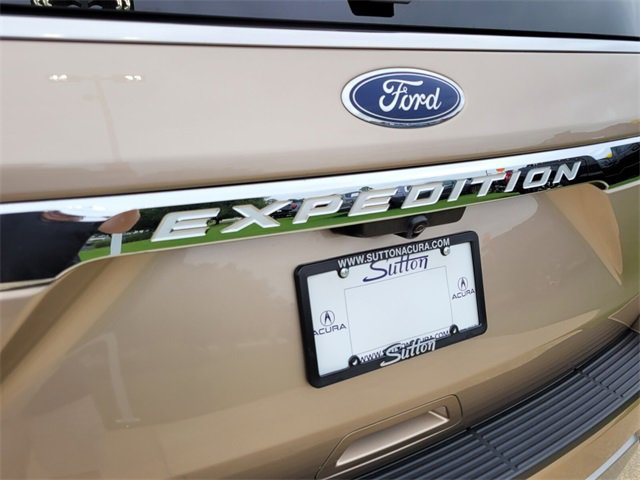 Used 2020 Ford Expedition Limited image 11