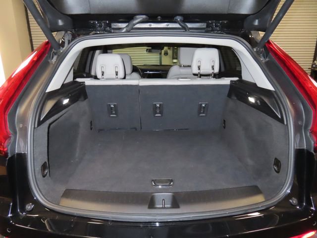 Certified 2023 Cadillac XT4 Luxury w/ Cold Weather Package image 23