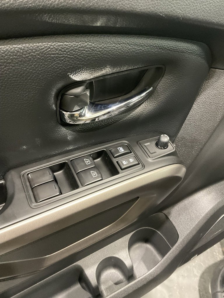 Used 2024 Nissan Titan SV w/ SV Bronze Edition Package image 7