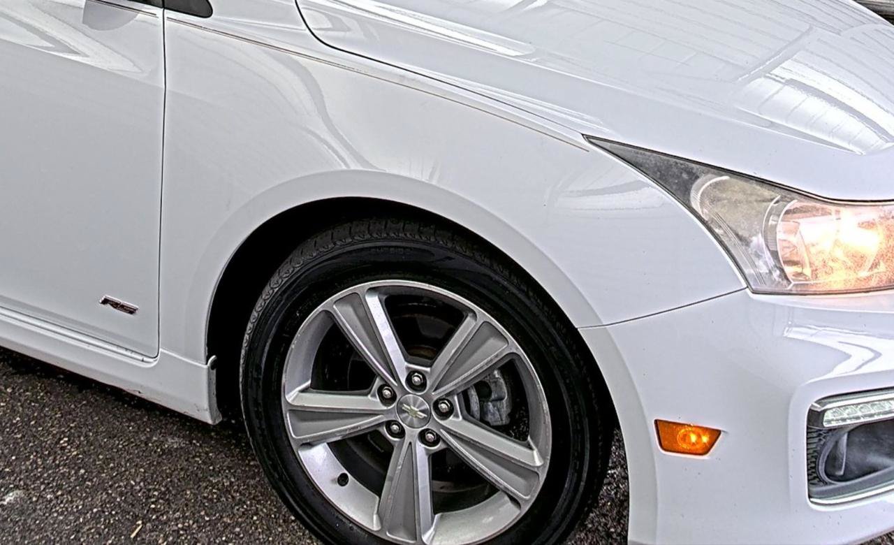 Used 2016 Chevrolet Cruze LT w/ Sun, Sound and Sport Package FWD image 18