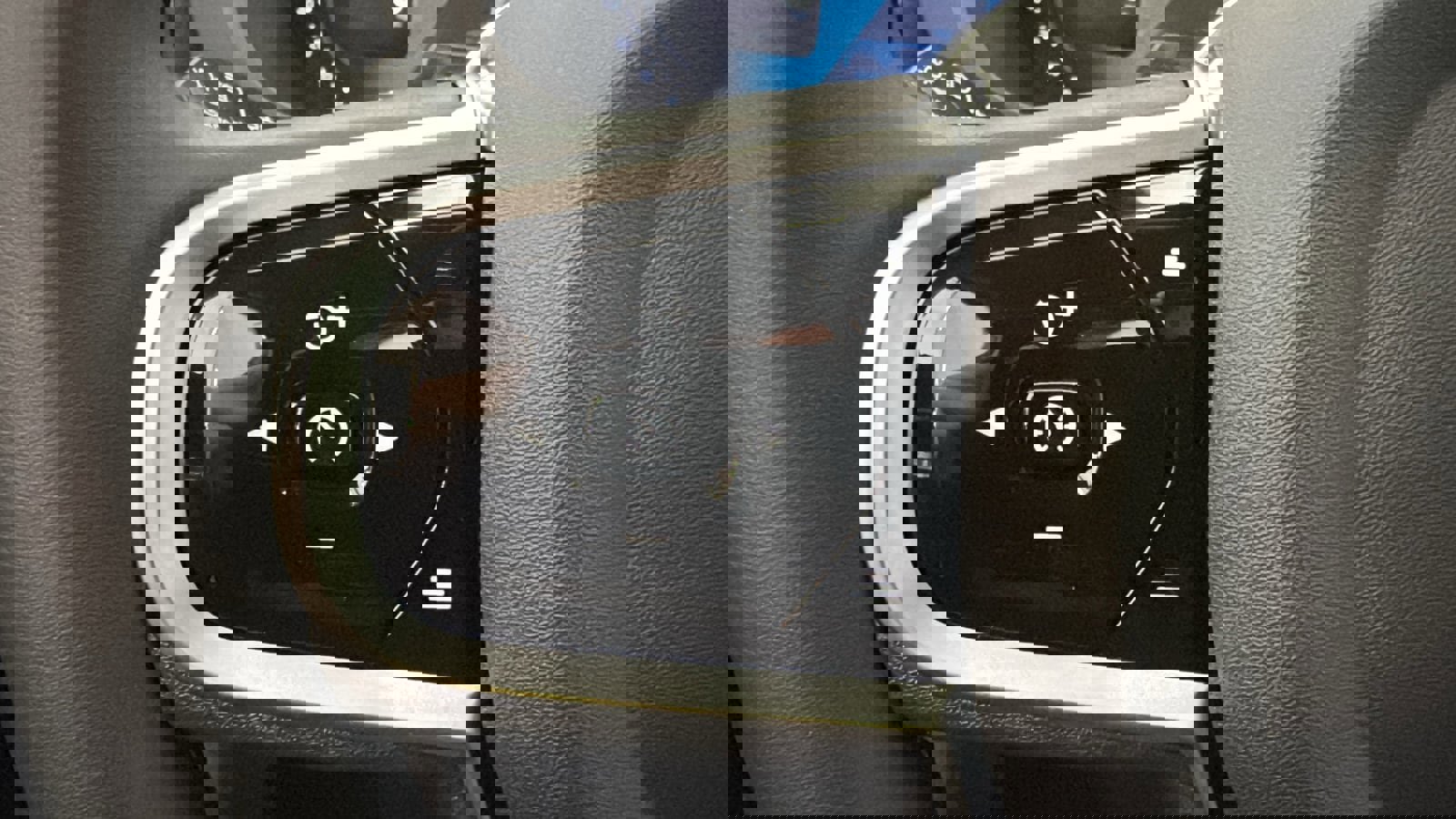 New 2026 Volvo XC60 T8 Plus w/ Protection Package Premier image 13