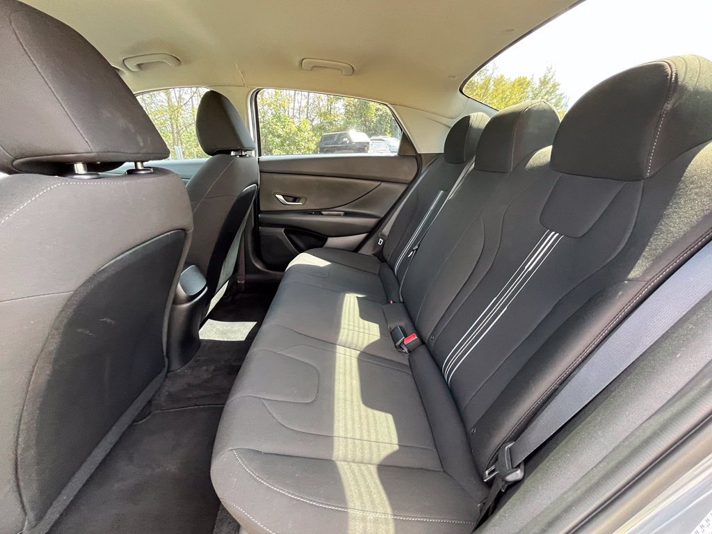 Used 2021 Hyundai Elantra SEL FWD image 25