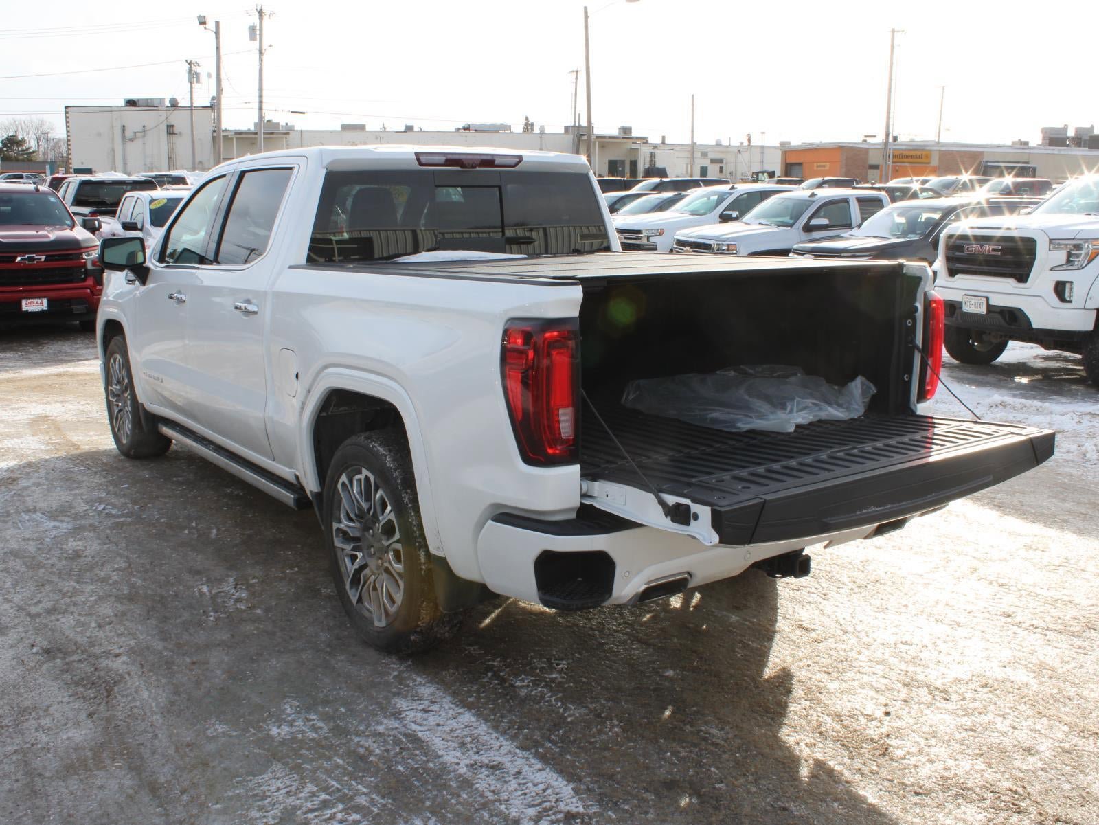 Used 2024 GMC Sierra 1500 Denali Ultimate AWD/4WD image 7