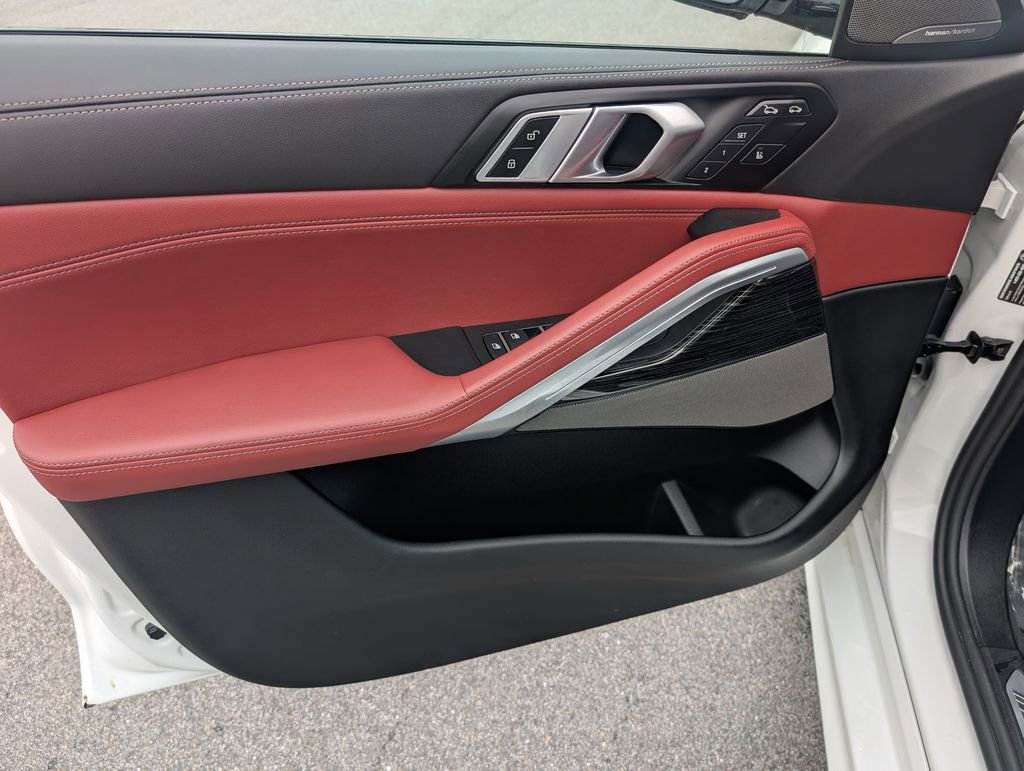 Used 2026 BMW X6 xDrive40i w/ Premium Package image 15