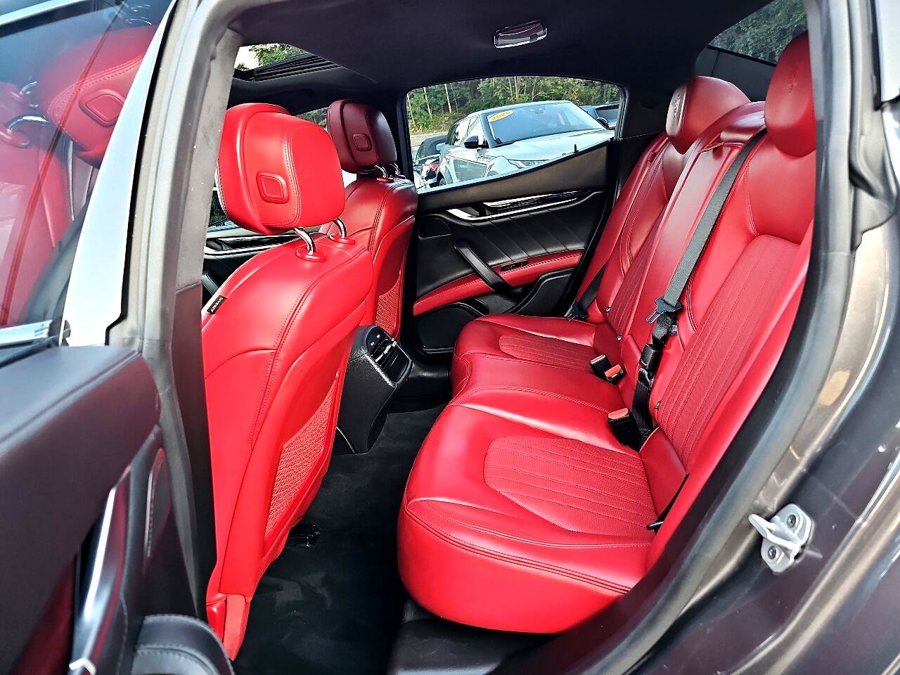 Used 2022 Maserati Ghibli Modena image 40