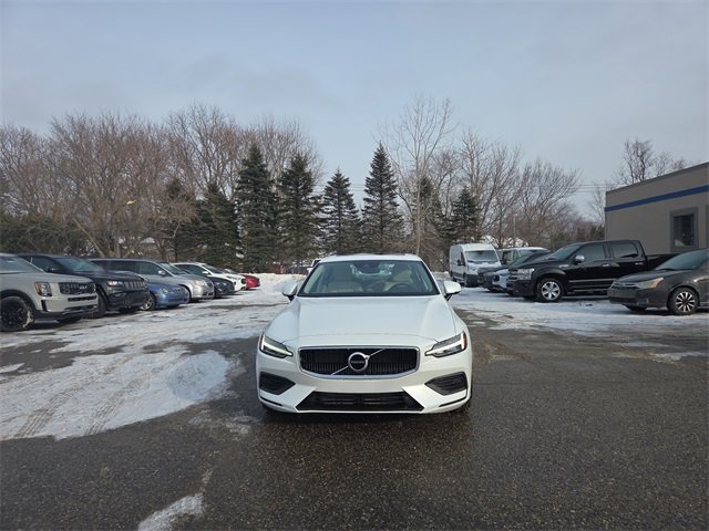 Used 2019 Volvo S60 T5 Momentum w/ Premium Package image 11