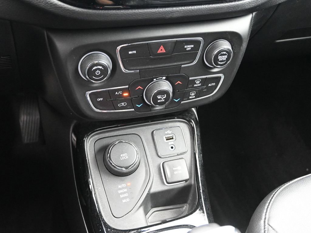 Used 2018 Jeep Compass Limited image 18