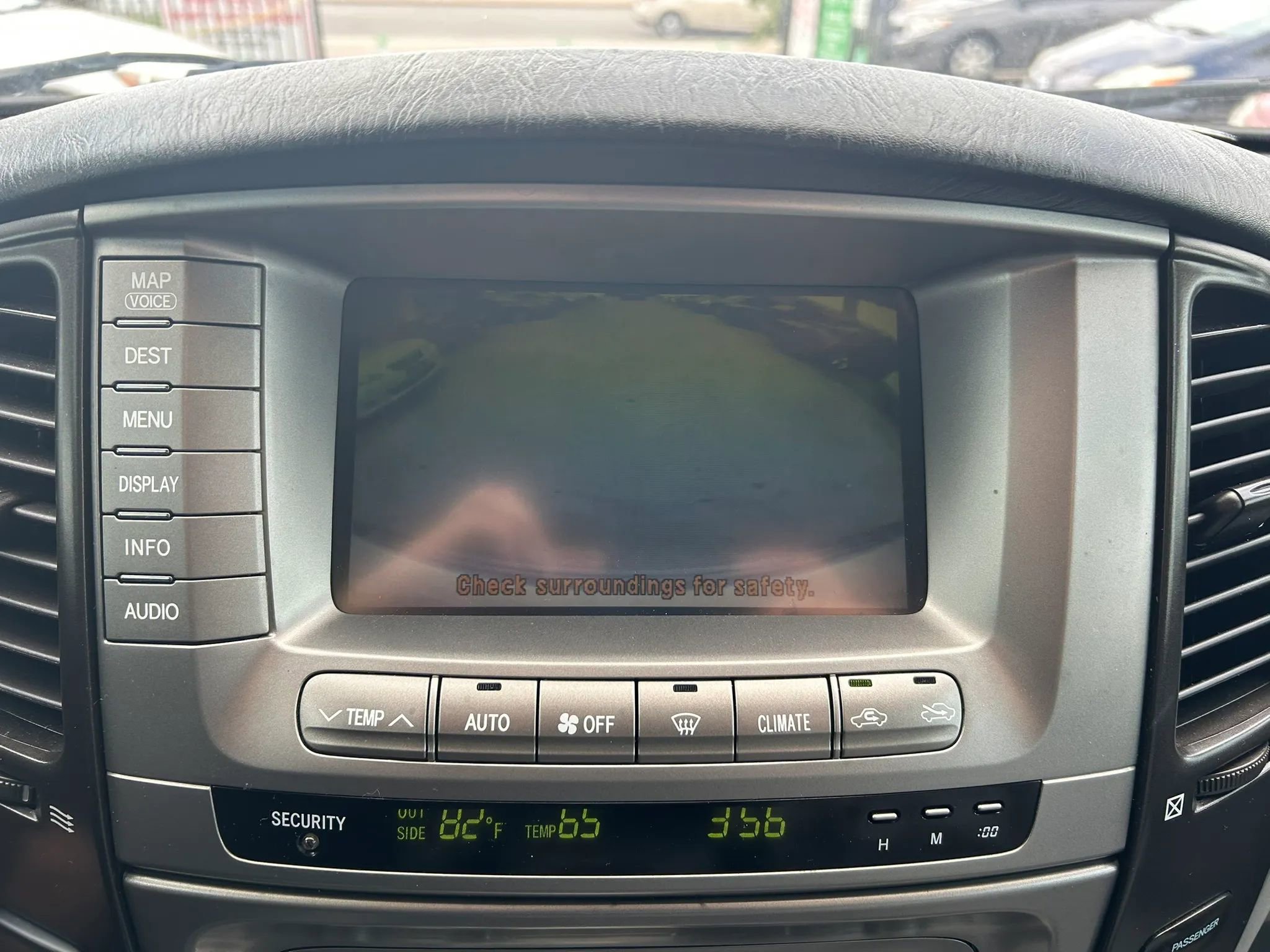 Used 2004 Toyota Land Cruiser AWD/4WD image 25