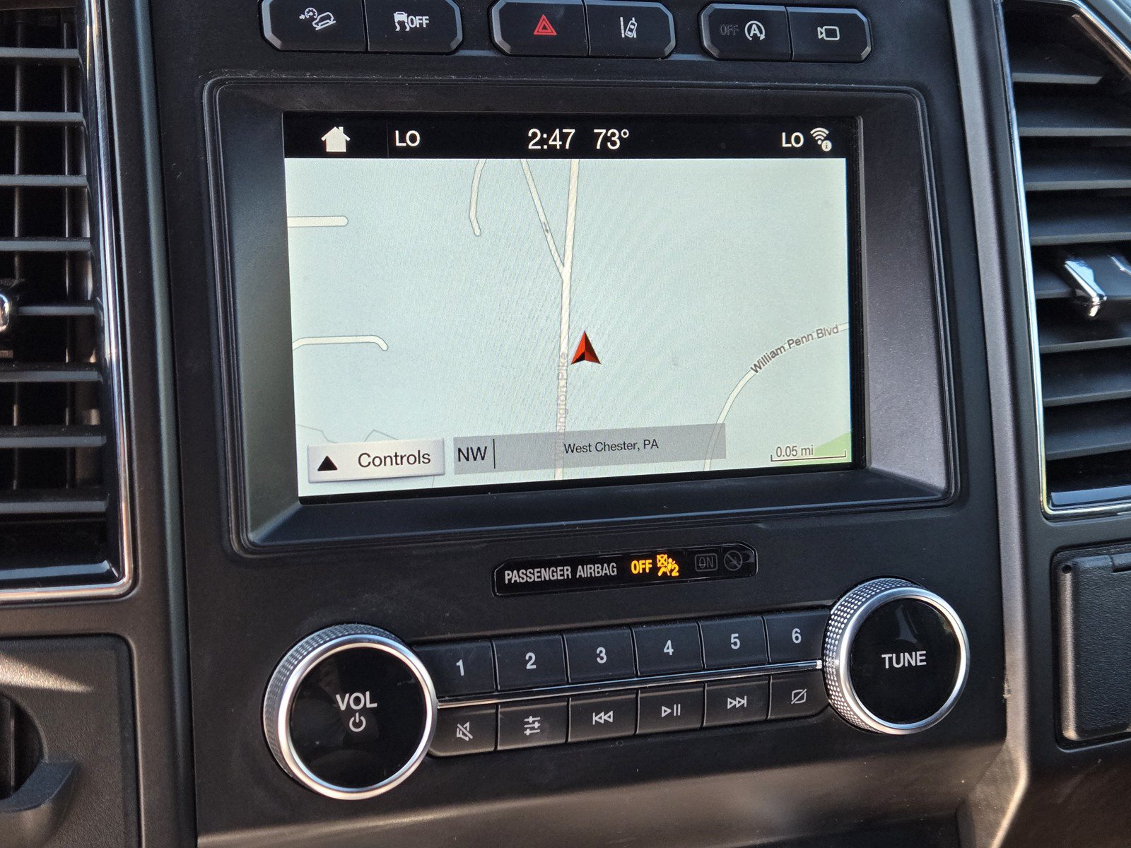 Used 2019 Ford Expedition Limited w/ Equipment Group 303A AWD/4WD image 21