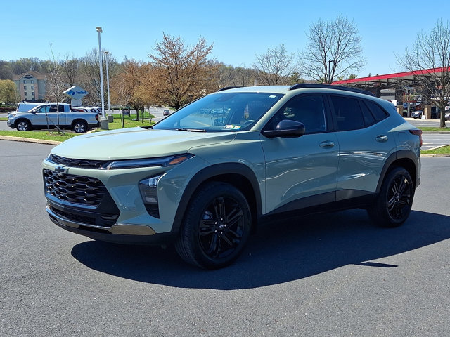 Used 2024 Chevrolet Trax ACTIV w/ Driver Confidence Package image 3
