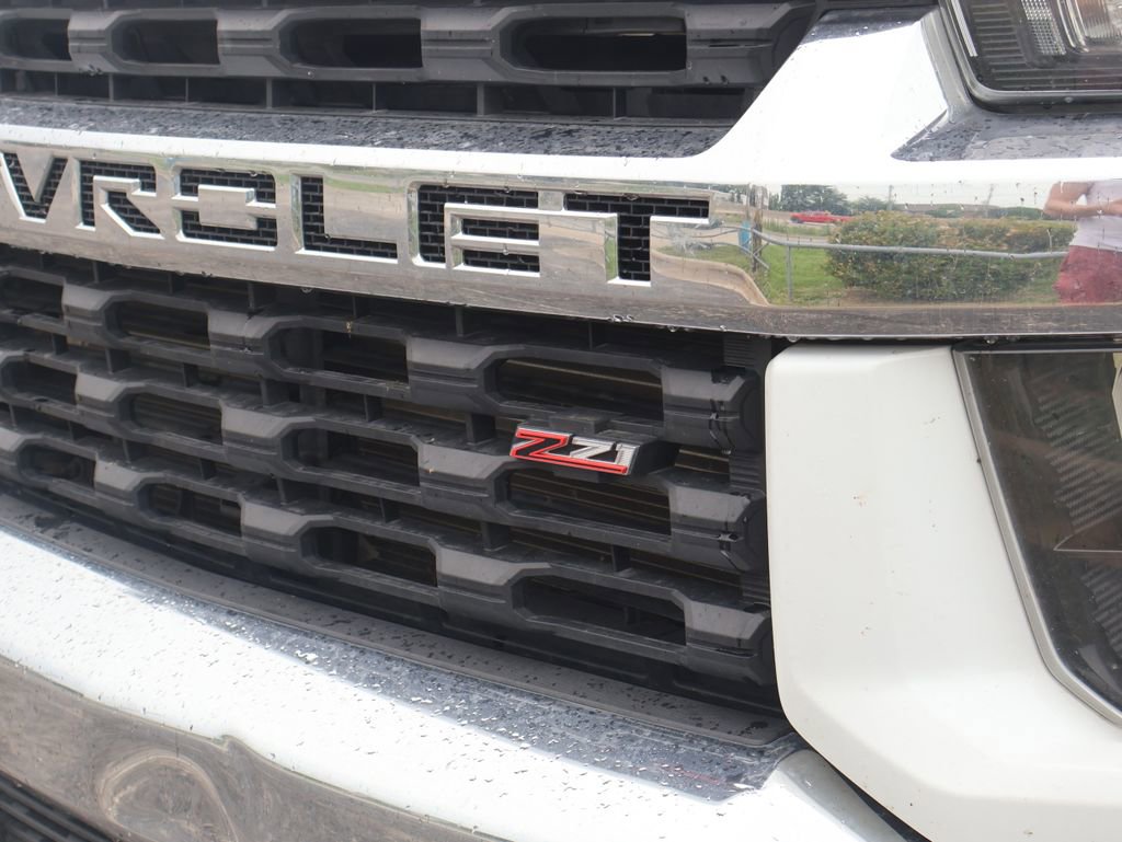 Used 2023 Chevrolet Silverado 2500 LT w/ Convenience Package AWD/4WD image 4