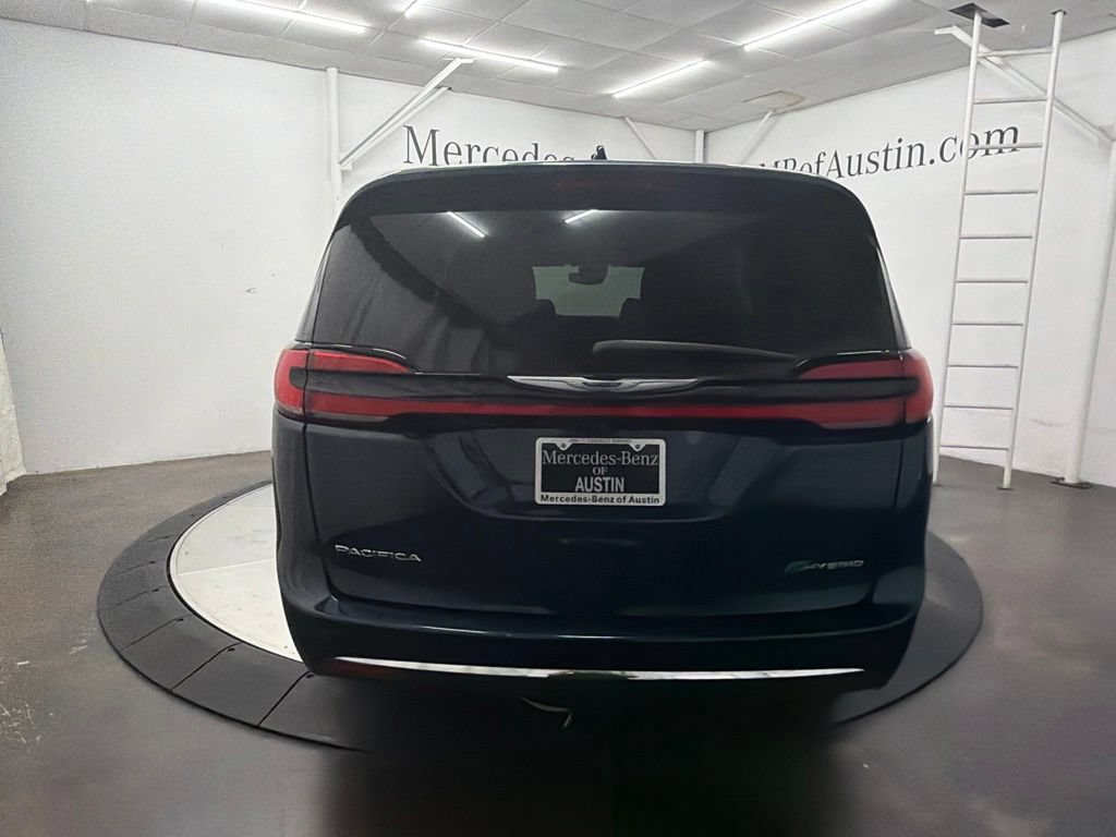 Used 2023 Chrysler Pacifica Limited FWD image 6