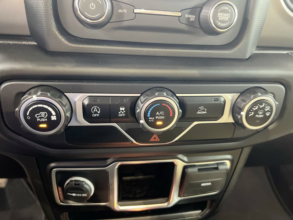 Used 2021 Jeep Wrangler Unlimited Sport AWD/4WD image 16
