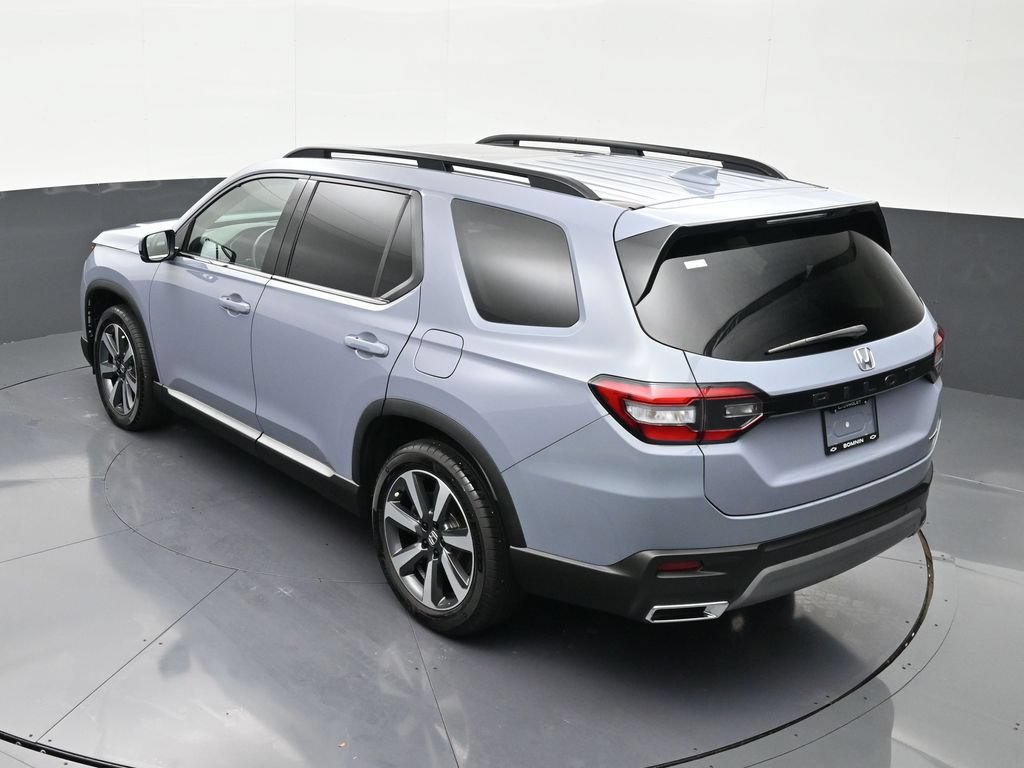 Used 2025 Honda Pilot Touring image 14