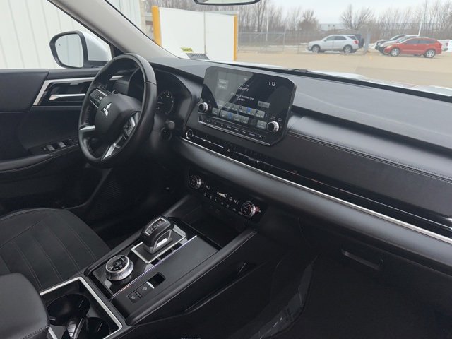 Used 2024 Mitsubishi Outlander SE image 20