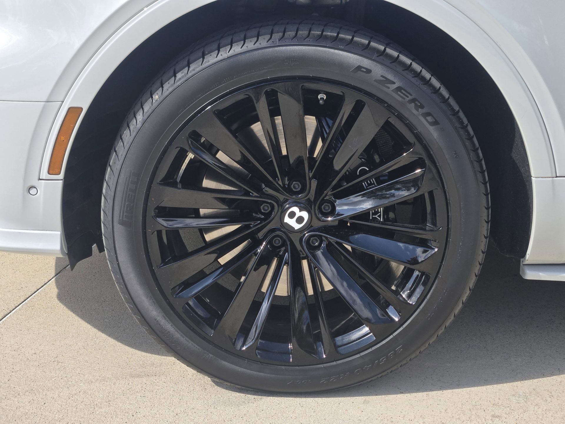 Used 2022 Bentley Bentayga Speed image 12