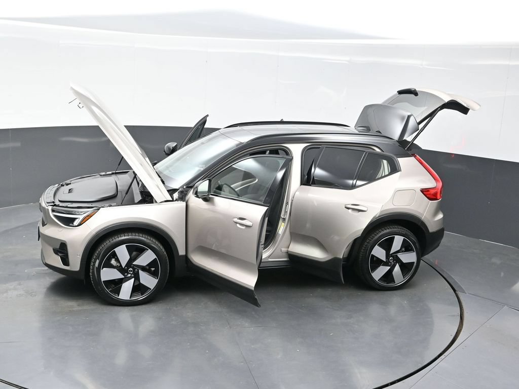Used 2023 Volvo XC40 Recharge Plus AWD/4WD image 40