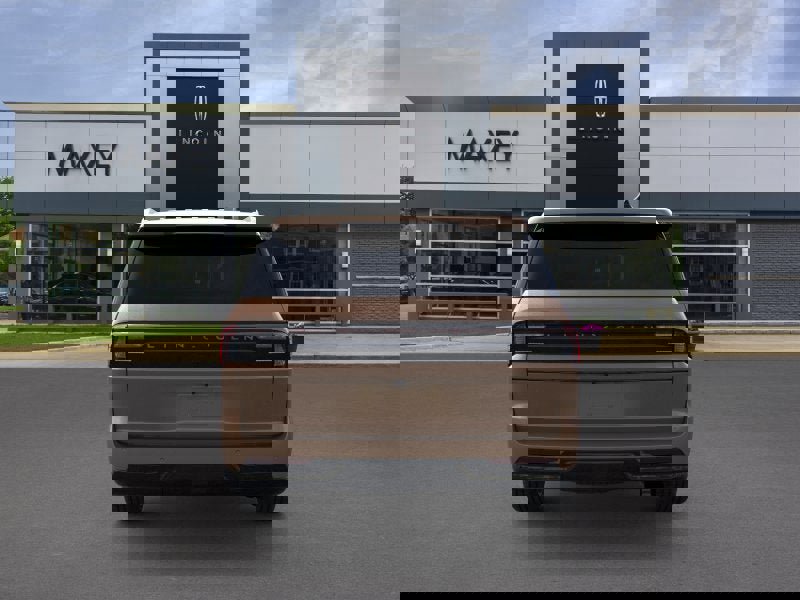 New 2026 Lincoln Navigator L Black Label AWD/4WD image 5