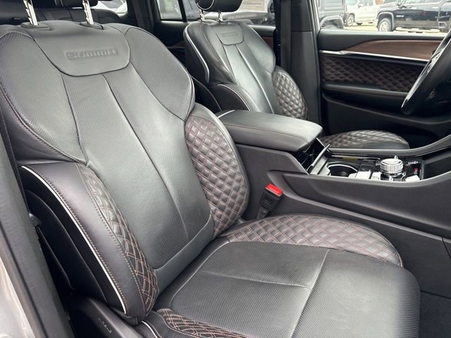 Used 2024 Jeep Grand Cherokee Summit image 22