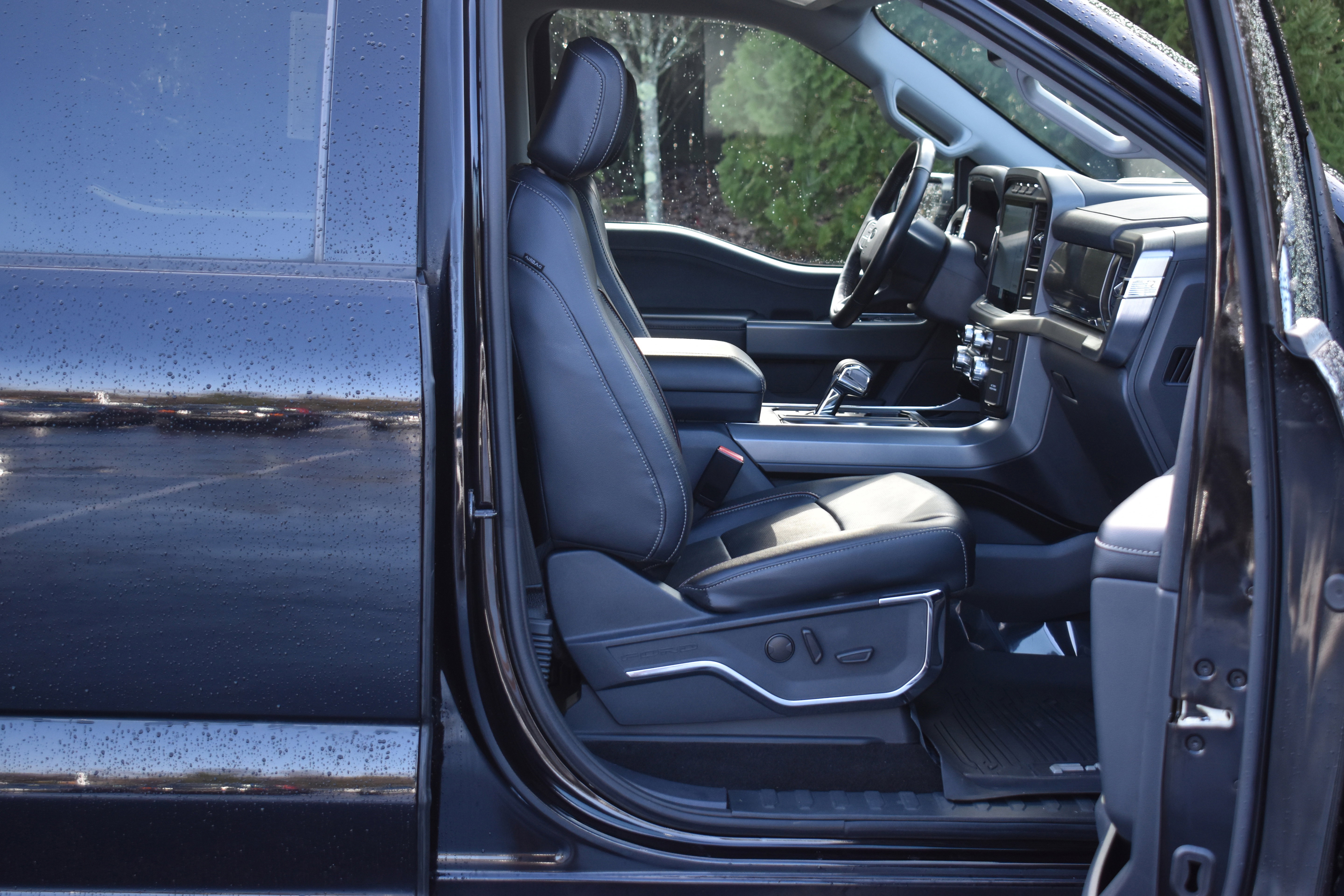 Used 2022 Ford F150 Lariat w/ Bed Utility Package image 29