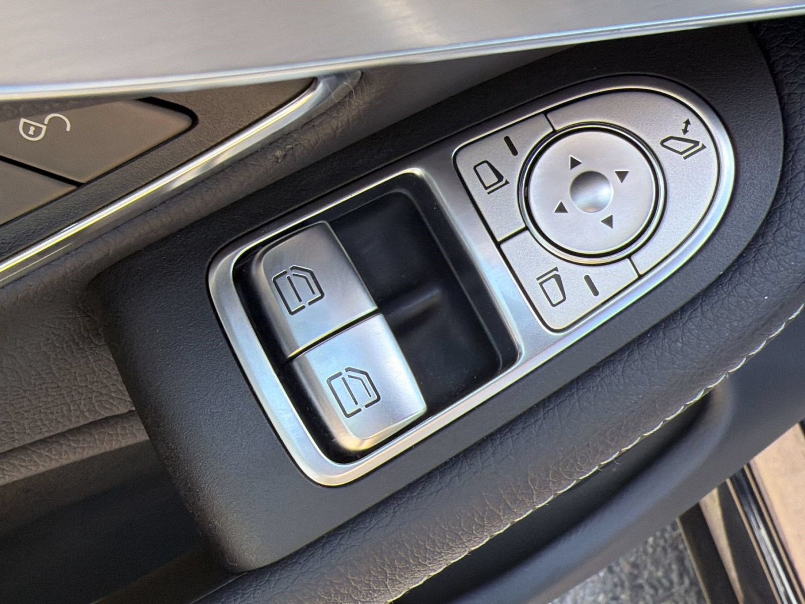 Used 2023 Mercedes-Benz C 300 4MATIC Coupe image 20