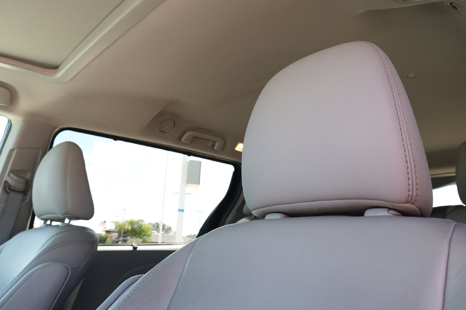 Used 2019 Toyota Sienna XLE FWD image 16