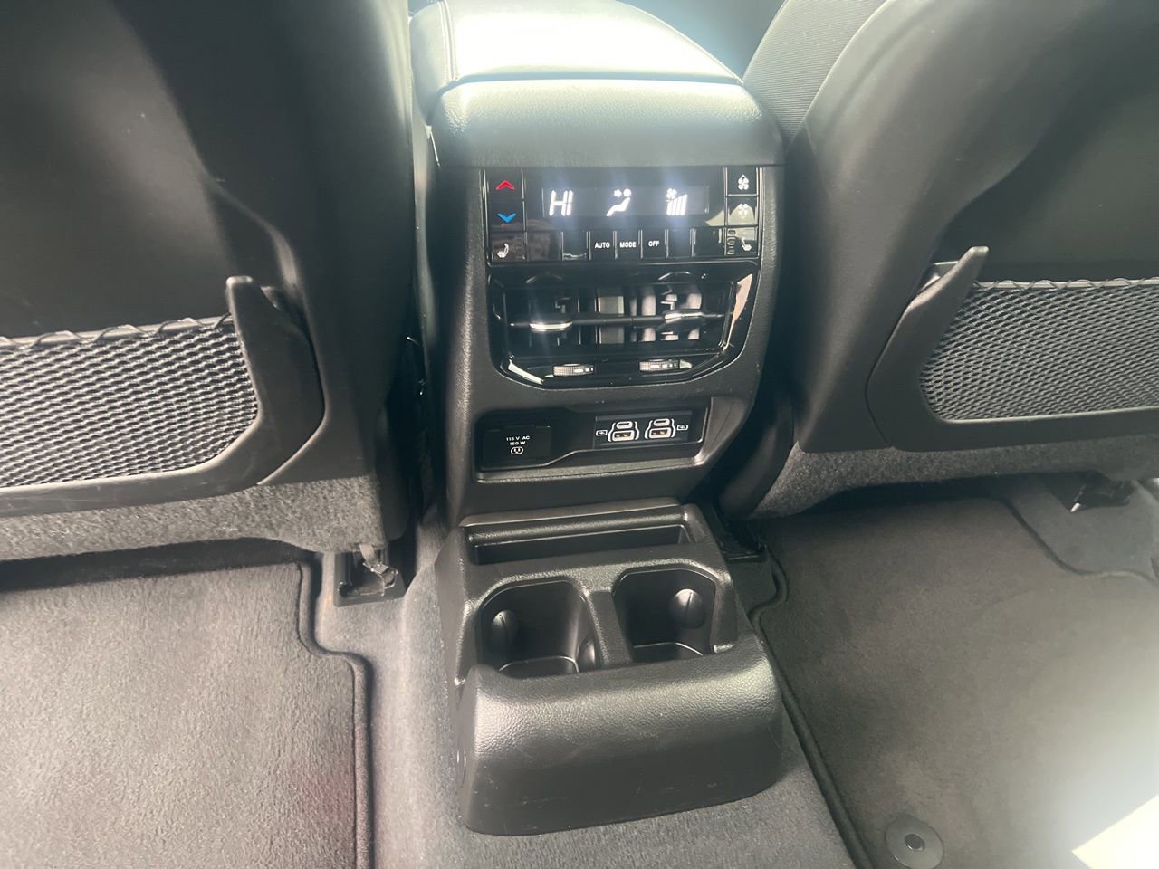 Used 2023 Jeep Grand Cherokee L Limited image 31