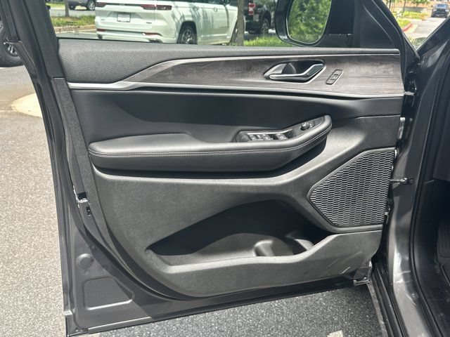 New 2026 Jeep Grand Cherokee Limited AWD/4WD image 10