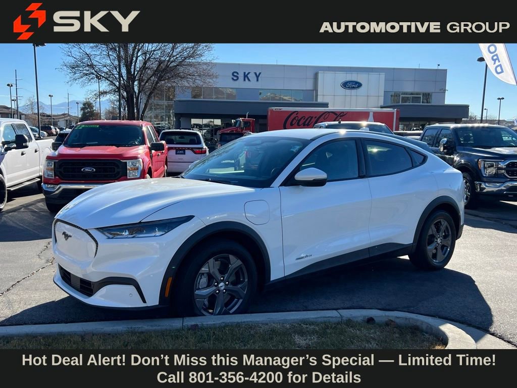 Used 2022 Ford Mustang Mach-E Select image 1