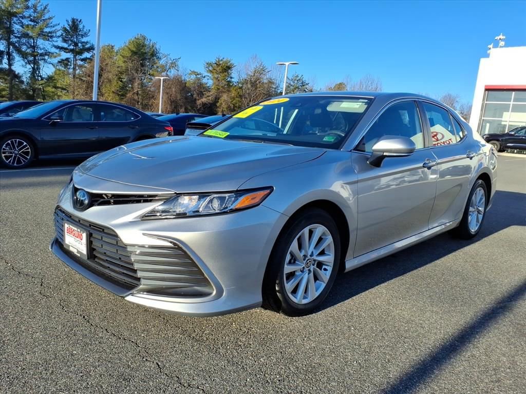 Used 2024 Toyota Camry LE image 14