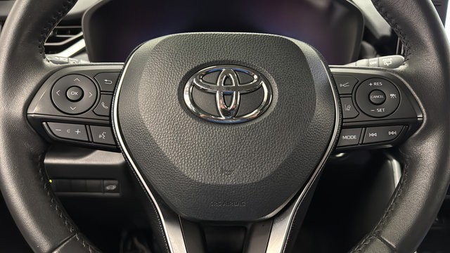 Used 2021 Toyota RAV4 XLE Premium AWD/4WD image 16