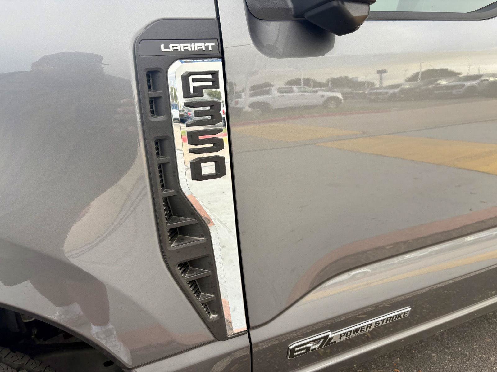 Used 2025 Ford F350 Lariat w/ Lariat Ultimate Package AWD/4WD image 11