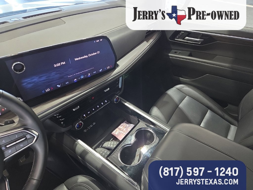 Used 2026 Chevrolet Suburban LT w/ Comfort Package AWD/4WD image 12