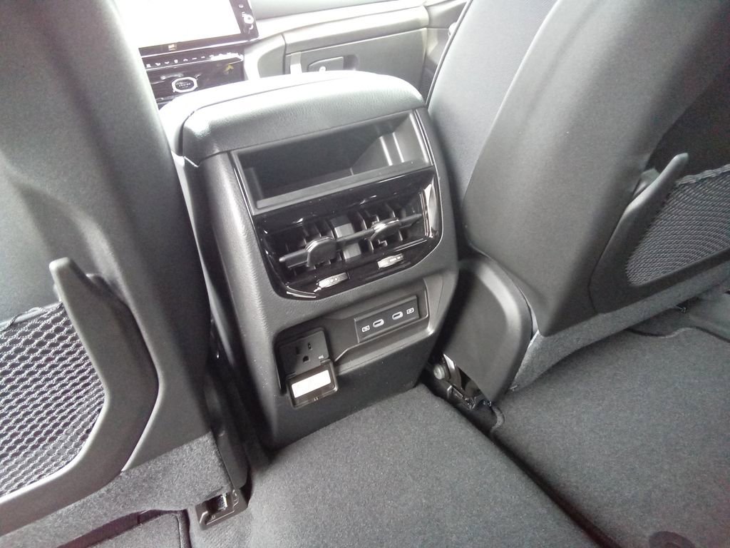 New 2026 Jeep Grand Cherokee Altitude image 27