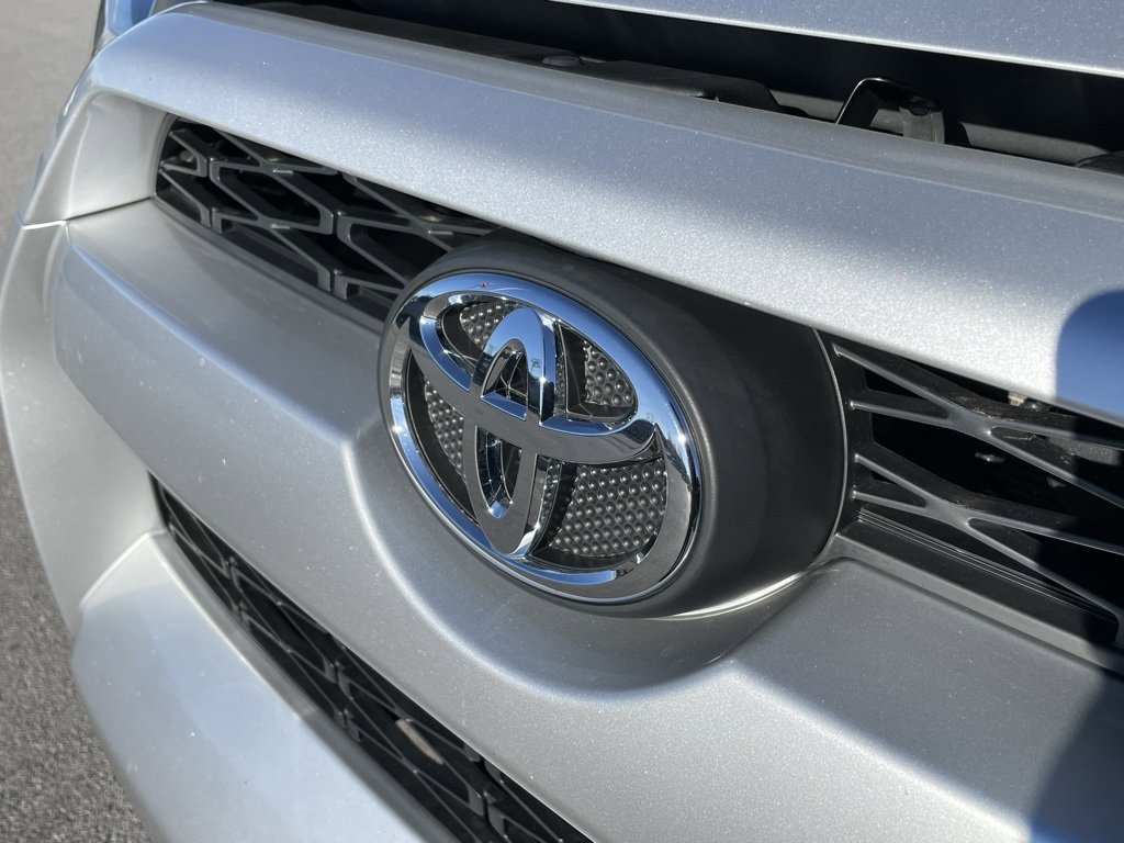 Used 2018 Toyota 4Runner SR5 image 30