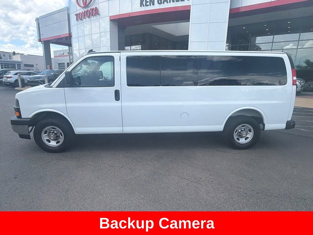Used 2025 Chevrolet Express 3500 LT w/ LT Preferred Equipment Group RWD image 3