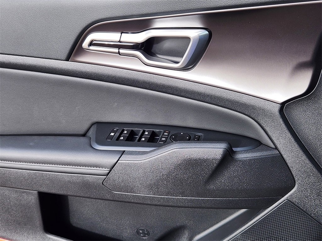 New 2026 Kia Sportage SX image 6