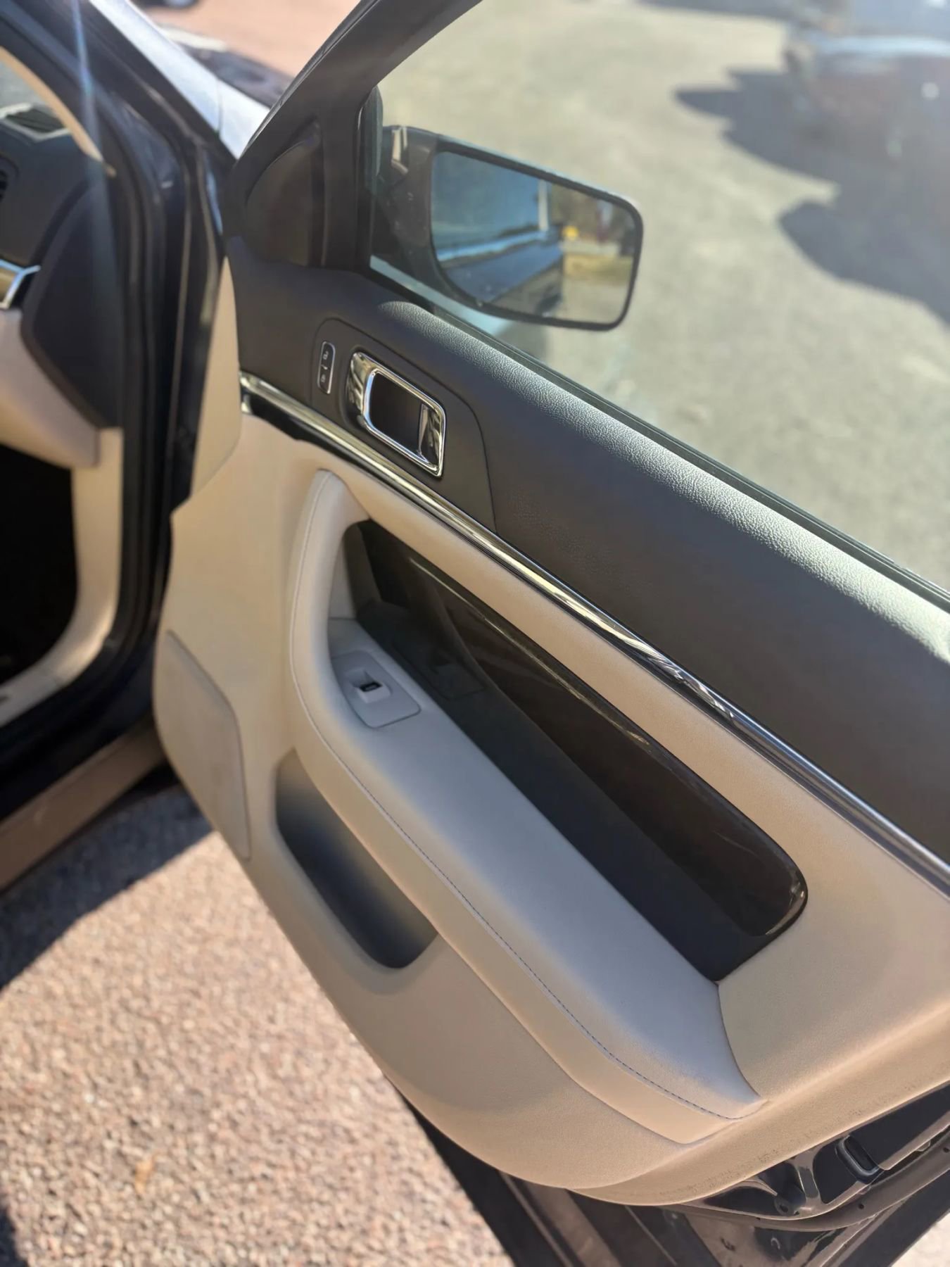 Used 2014 Lincoln MKS w/ Equipment Group 101A image 21