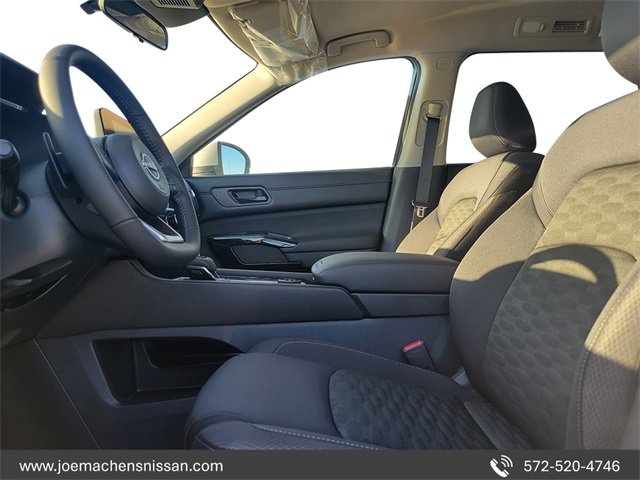 New 2025 Nissan Pathfinder SV w/ Black Appearance Package image 24