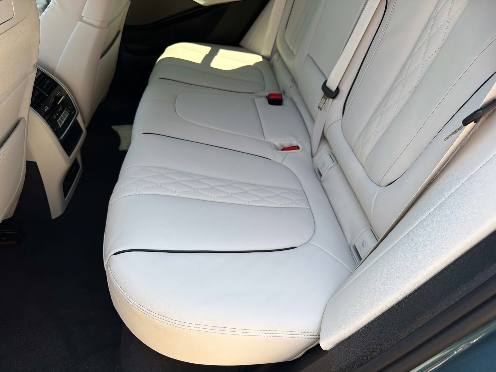 New 2026 BMW X5 sDrive40i RWD image 13