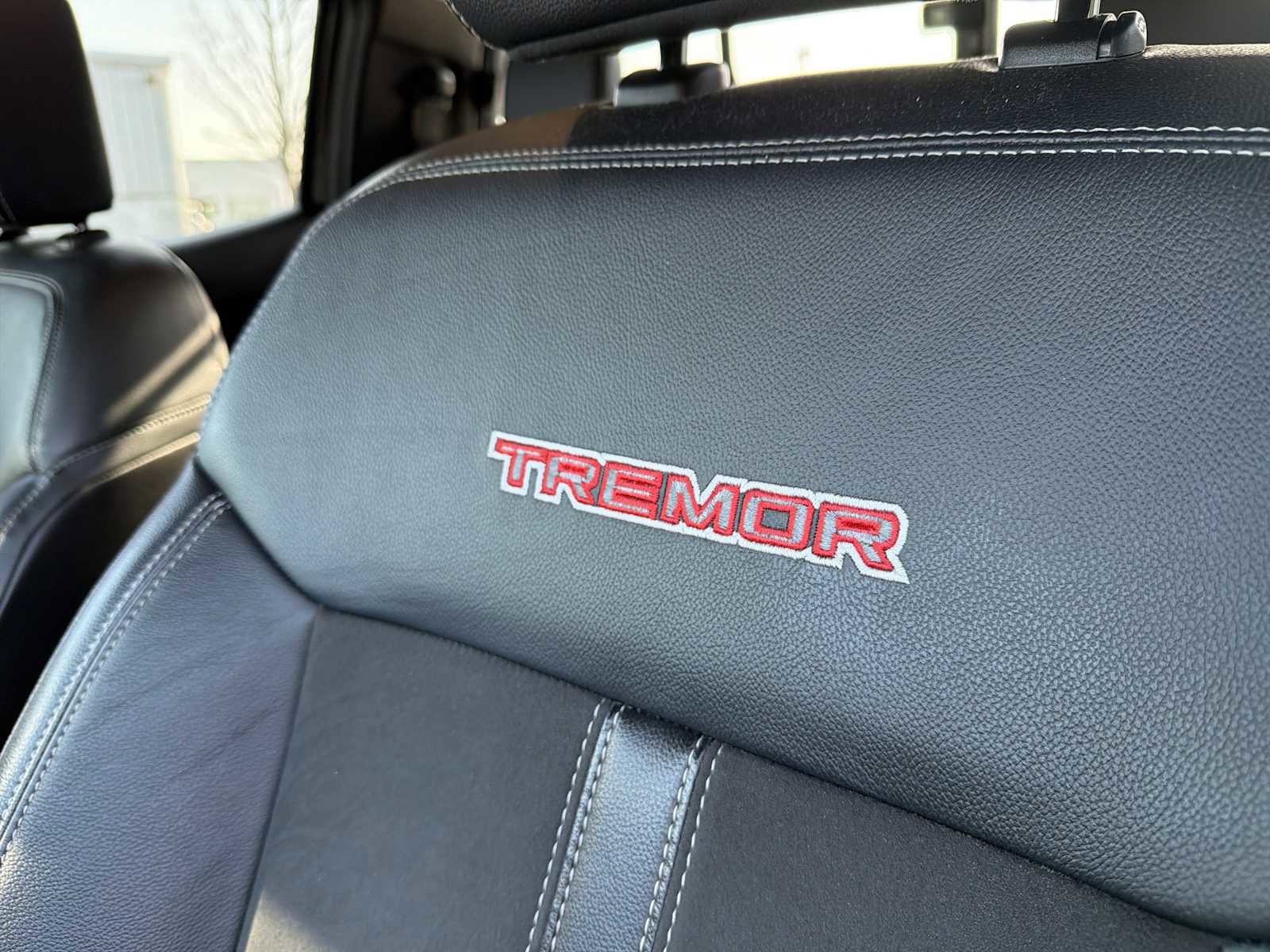 Used 2023 Ford Ranger Lariat w/ Tremor Off-Road Package AWD/4WD image 23