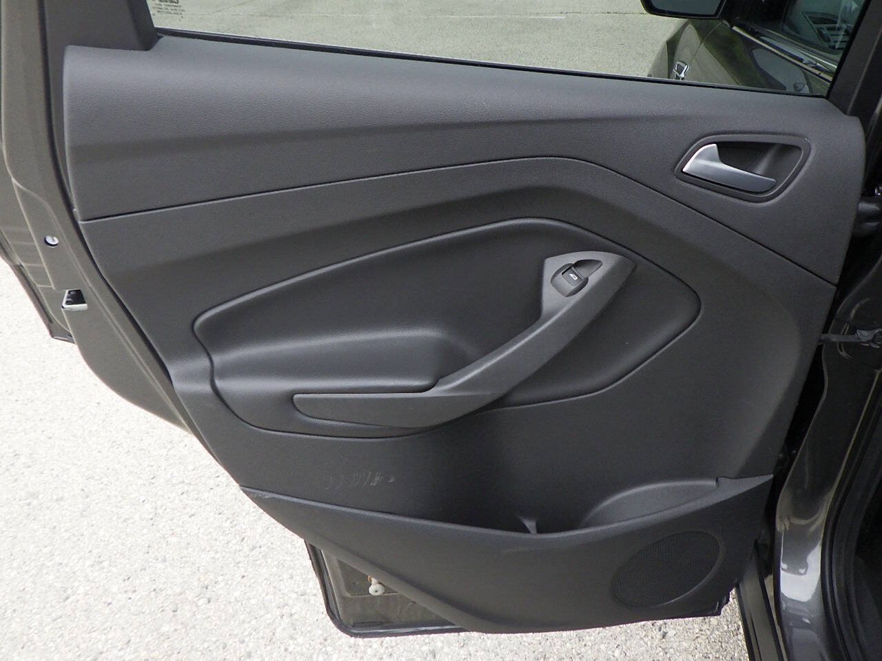Used 2016 Ford Escape SE FWD image 10
