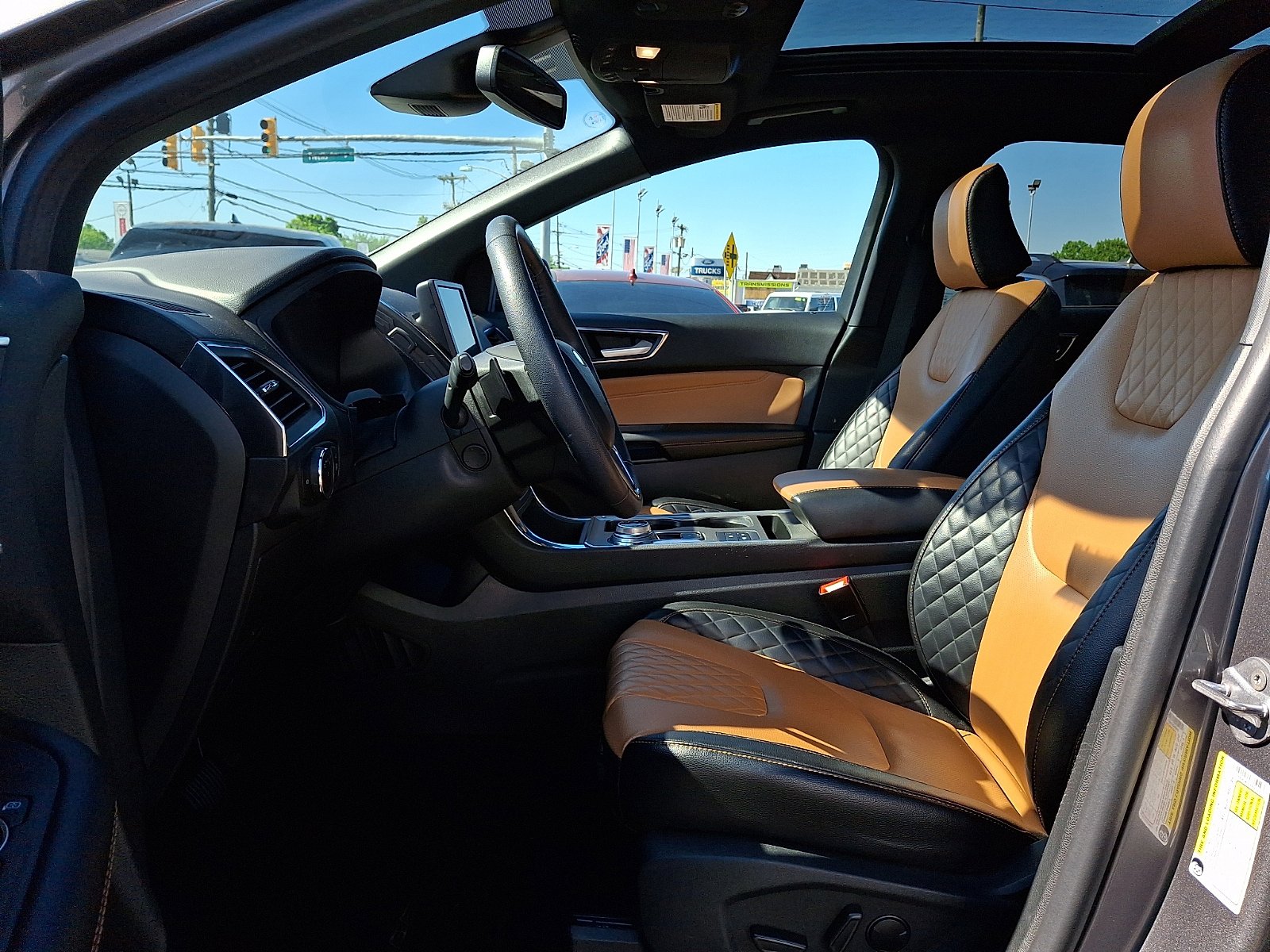 Used 2024 Ford Edge Titanium w/ Titanium Elite Package AWD/4WD image 11