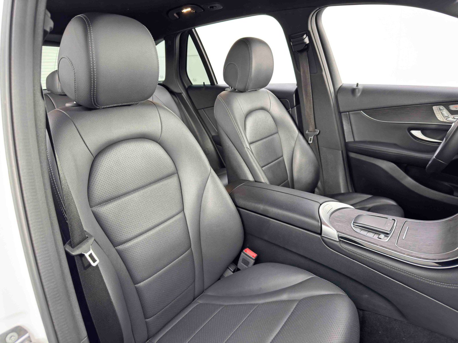 Used 2020 Mercedes-Benz GLC 300 image 38