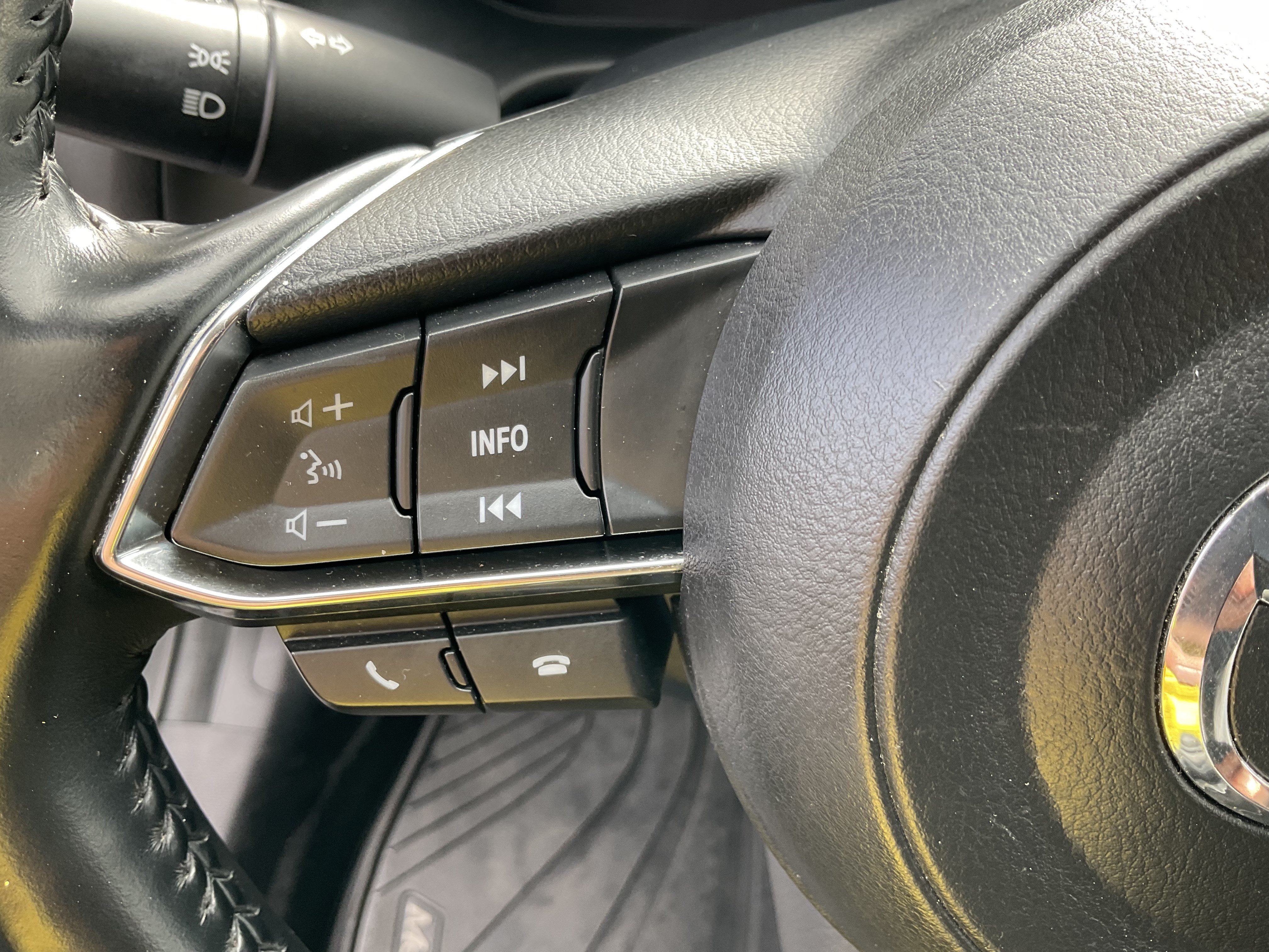 Used 2018 MAZDA MAZDA3 Touring FWD image 34