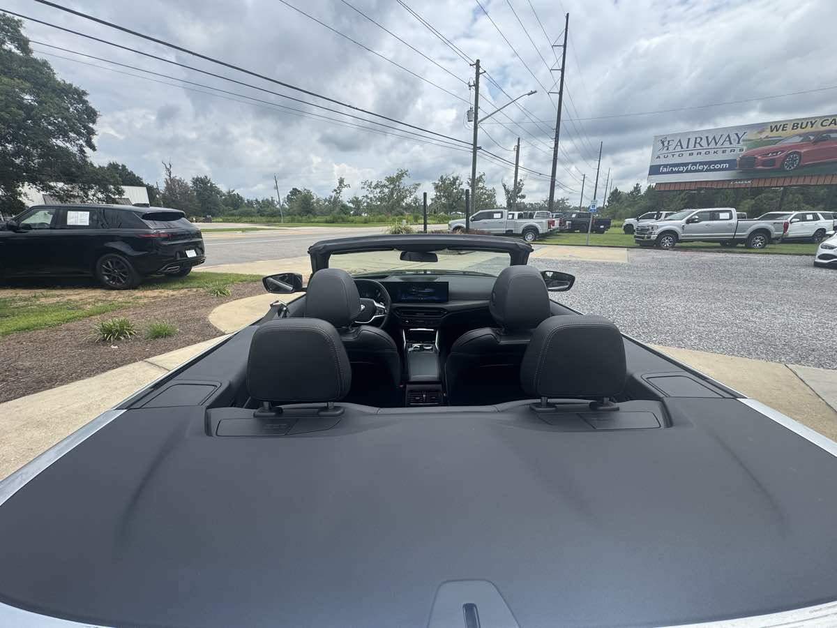 Used 2025 BMW 430i Convertible w/ Premium Package RWD image 7