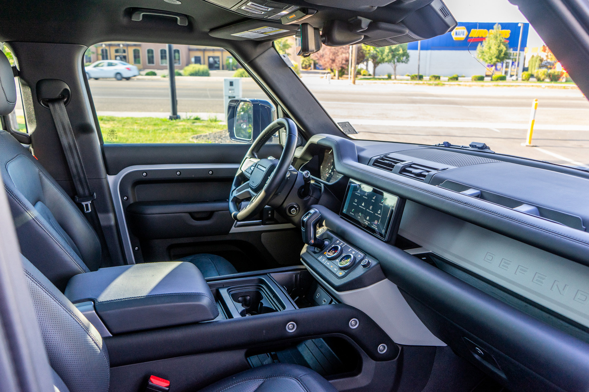 Used 2021 Land Rover Defender 110 X-Dynamic HSE image 8